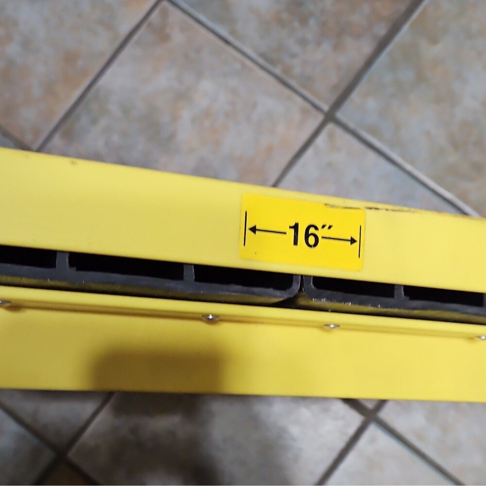 William Frick & Co. Joist Mate Threshold Ramp Anti-Slip Plastic 24x16 Black/Yel… - Picture 5 of 8